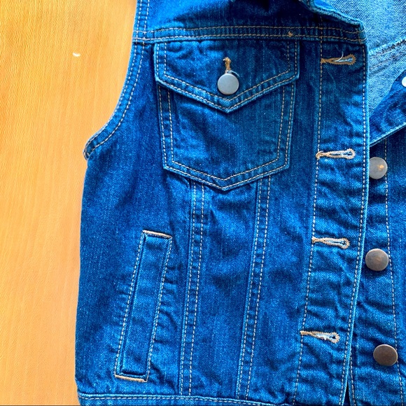 ✨ Forever 21 Denim Vest - M - Picture 4 of 6